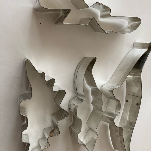 Bakeware Cookies Cutter Set 9 Dino cookie cutter plus Halloween cookies 9 items - Picture 3 of 7